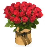 Luxurious Roses in Hatbox.jpg